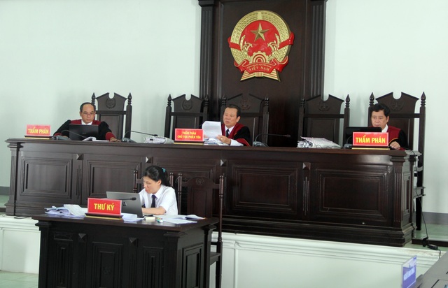 Vụ tham ô hơn 2,8 tỷ đồng ở TAND tỉnh: 4 bị cáo được giảm nhẹ hình phạt - 3 Vụ tham ô hơn 2,8 tỷ đồng ở TAND tỉnh: 4 bị cáo được giảm nhẹ hình phạt - 3