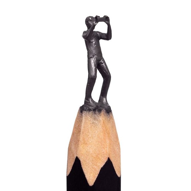 Những tác phẩm điêu khắc bé bằng đầu bút chì có giá 60 triệu đồng - Ảnh minh hoạ 6