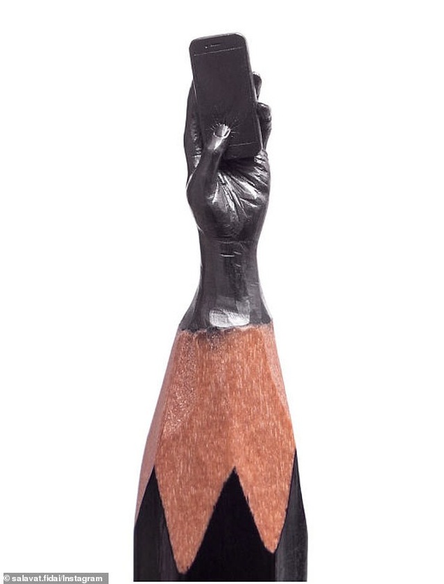 Những tác phẩm điêu khắc bé bằng đầu bút chì có giá 60 triệu đồng - Ảnh minh hoạ 8