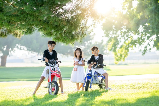 Hoa hậu Hà Kiều Anh bên 3 con đẹp như thiên thần - 4 Hoa hậu Hà Kiều Anh bên 3 con đẹp như thiên thần - 4