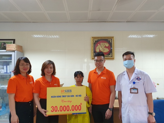 Bạn đọc Dân trí tiếp tục giúp đỡ góa phụ nghèo xin cứu con trai - 1 Bạn đọc Dân trí tiếp tục giúp đỡ góa phụ nghèo xin cứu con trai - 1
