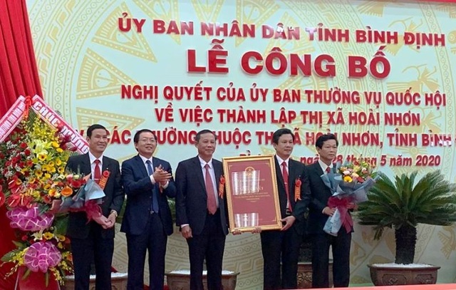 Bình Định: Xứ dừa Hoài Nhơn lên thị xã