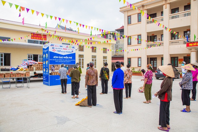 Ấm lòng cây ATM gạo miễn phí tại Bắc Ninh, Hải Phòng - 1 Ấm lòng cây ATM gạo miễn phí tại Bắc Ninh, Hải Phòng - 1