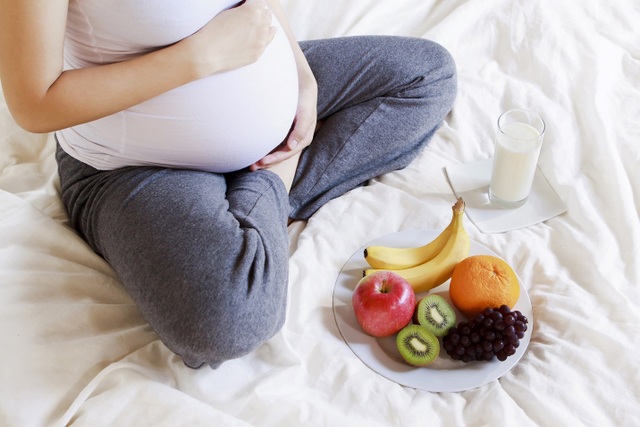 Từ “bình thường” đến “bình thường mới”: mẹ bầu cần “nâng cấp” thói quen bảo vệ sức khỏe - 1