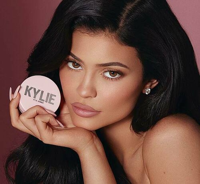 Forbes tuyên bố Kylie Jenner không phải là tỷ phú - 2
