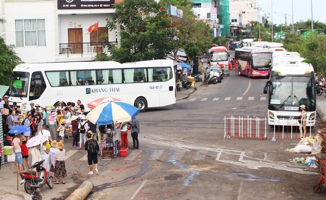 Nha Trang: Bổ sung hàng loạt bãi đỗ xe tạm, đón đầu phục vụ du lịch - 2