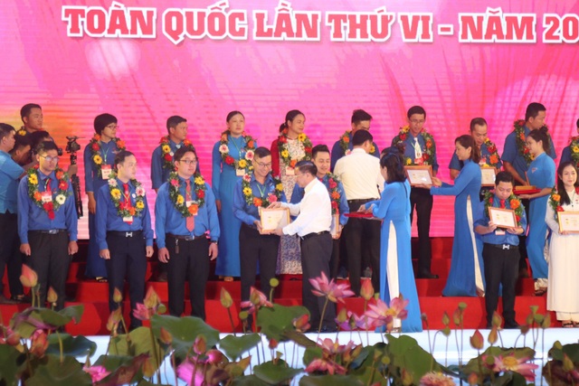 Tuyên dương 67 điển hình thanh niên tiên tiến làm theo lời Bác - 2 Tuyên dương 67 điển hình thanh niên tiên tiến làm theo lời Bác - 2