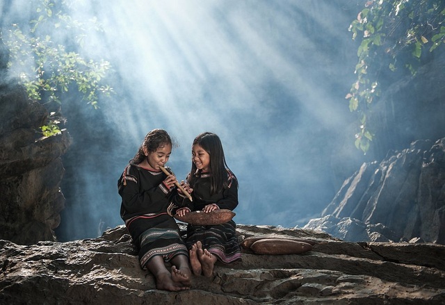 Những bức ảnh kể về niềm vui của trẻ em Việt Nam và trẻ em thế giới - Ảnh minh hoạ 8