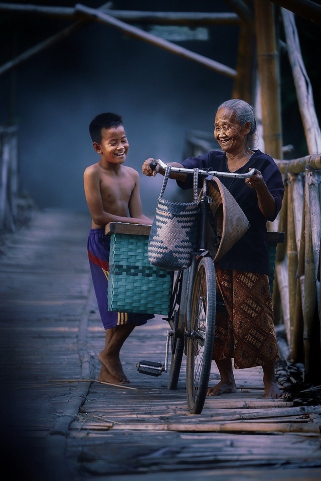 Những bức ảnh kể về niềm vui của trẻ em Việt Nam và trẻ em thế giới - Ảnh minh hoạ 30