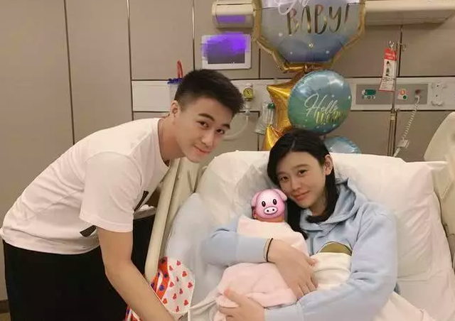Thực hư mối quan hệ giữa siêu mẫu Hề Mộng Dao và gia đình nhà chồng - 3 Thực hư mối quan hệ giữa siêu mẫu Hề Mộng Dao và gia đình nhà chồng - 3