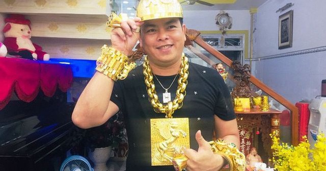 Phúc XO - người đeo nhiều vàng nhất Việt Nam chuẩn bị hầu tòa - 1