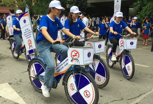 Ngày thế giới không khói thuốc: Bảo vệ trẻ trước những mánh khóe quảng cáo - 1 Ngày thế giới không khói thuốc: Bảo vệ trẻ trước những mánh khóe quảng cáo - 1