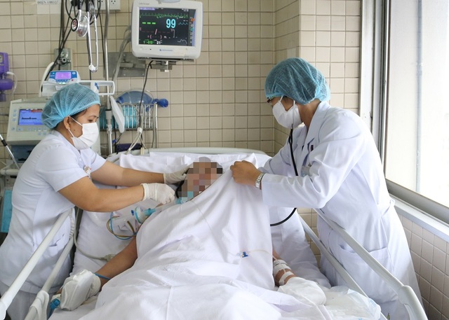 Người đàn ông trong vụ cháy nhà tử vong, vợ và 2 con qua nguy hiểm - 1 Người đàn ông trong vụ cháy nhà tử vong, vợ và 2 con qua nguy hiểm - 1