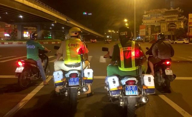 Tài xế say xỉn “cho” CSGT luôn xe máy khi bị phạt hơn 7 triệu đồng - 2 Tài xế say xỉn “cho” CSGT luôn xe máy khi bị phạt hơn 7 triệu đồng - 2
