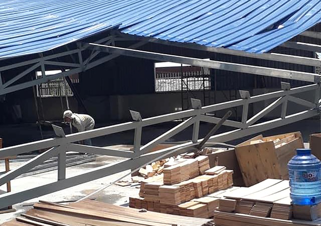 Nhà xưởng hơn 1.000 m2 bị mưa giông đánh sập - 1 Nhà xưởng hơn 1.000 m2 bị mưa giông đánh sập - 1