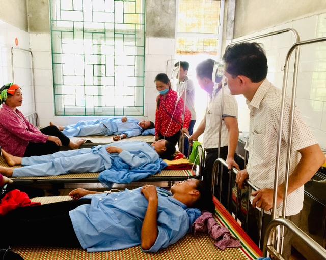 5 người bị sét đánh trúng khi đang trú mưa - 1 5 người bị sét đánh trúng khi đang trú mưa - 1