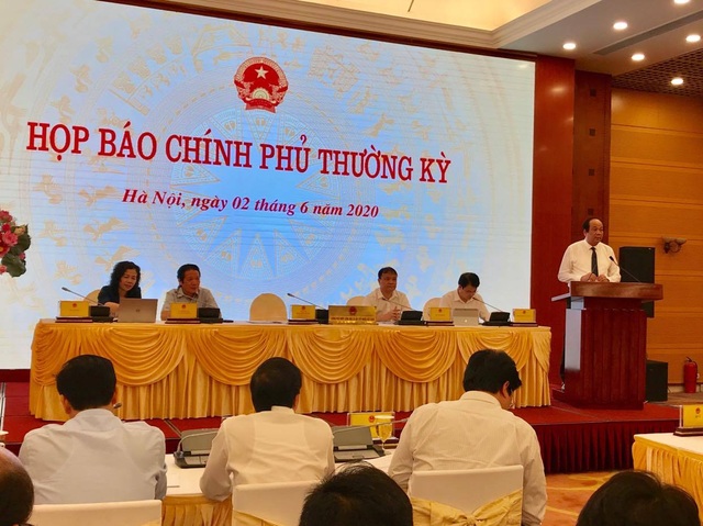 Phi công người Anh đã cử động, giao tiếp được - 1 Phi công người Anh đã cử động, giao tiếp được - 1