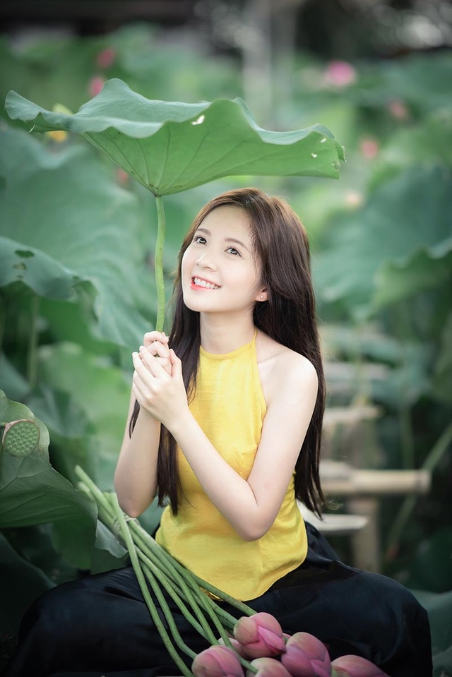Thiếu nữ Hà thành dịu dàng khoe sắc bên hoa sen - 4 Thiếu nữ Hà thành dịu dàng khoe sắc bên hoa sen - 4