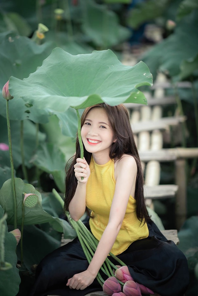 Thiếu nữ Hà thành dịu dàng khoe sắc bên hoa sen - 5 Thiếu nữ Hà thành dịu dàng khoe sắc bên hoa sen - 5