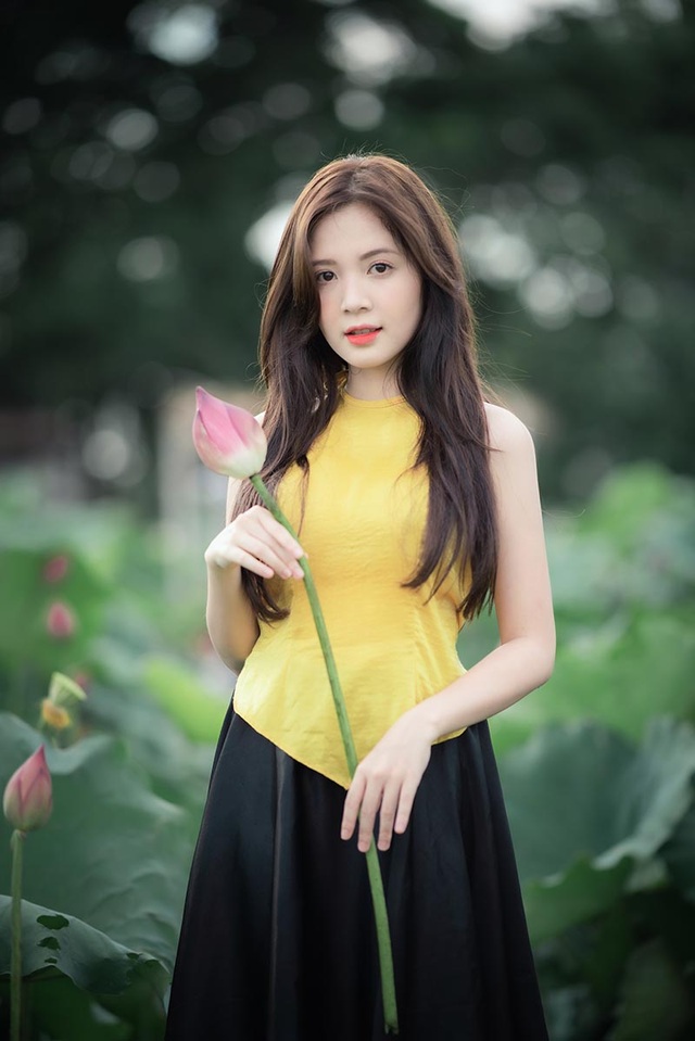 Thiếu nữ Hà thành dịu dàng khoe sắc bên hoa sen - 11 Thiếu nữ Hà thành dịu dàng khoe sắc bên hoa sen - 11