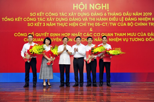 Đảng bộ VietinBank: Dấu ấn đổi mới và phát triển - 1 Đảng bộ VietinBank: Dấu ấn đổi mới và phát triển - 1