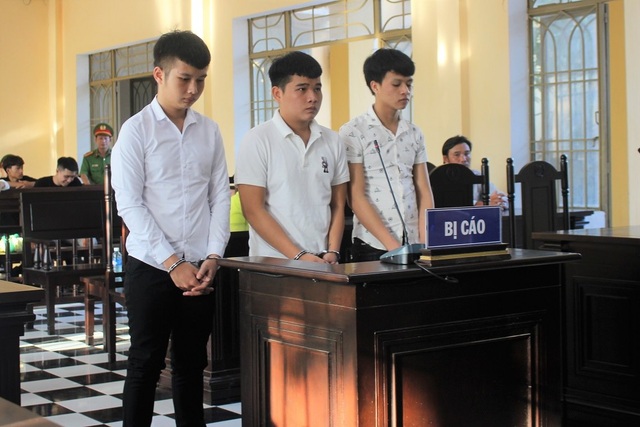 Sàm sỡ rồi cướp tài sản du khách nước ngoài - 1 Sàm sỡ rồi cướp tài sản du khách nước ngoài - 1
