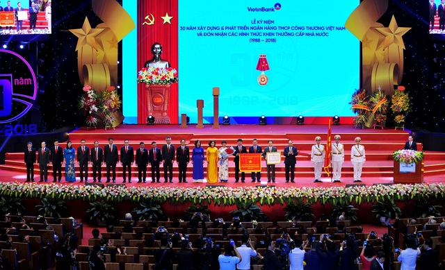 Đảng bộ VietinBank: Dấu ấn đổi mới và phát triển - 2 Đảng bộ VietinBank: Dấu ấn đổi mới và phát triển - 2