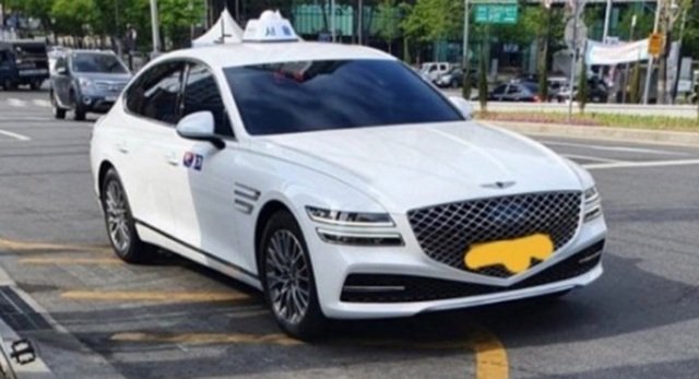 Xe sang Genesis G80 vừa ra mắt đã bị bắt gặp chạy taxi ở Hàn Quốc - 3