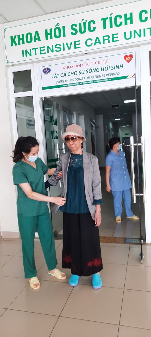 Ca Covid-19 nặng nhất miền Bắc, 3 lần ngừng tim về nhà đoàn tụ gia đình - 3 Ca Covid-19 nặng nhất miền Bắc, 3 lần ngừng tim về nhà đoàn tụ gia đình - 3
