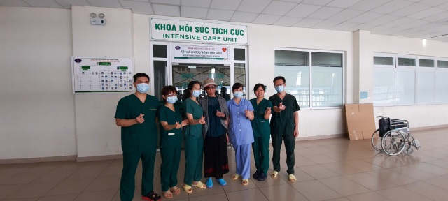Ca Covid-19 nặng nhất miền Bắc, 3 lần ngừng tim về nhà đoàn tụ gia đình - 4 Ca Covid-19 nặng nhất miền Bắc, 3 lần ngừng tim về nhà đoàn tụ gia đình - 4