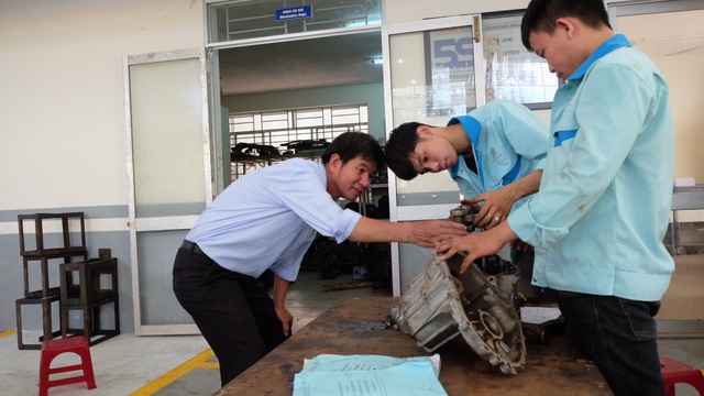 Nhà trường “bắt tay” doanh nghiệp đào tạo lao động có trình độ - 2 Nhà trường “bắt tay” doanh nghiệp đào tạo lao động có trình độ - 2
