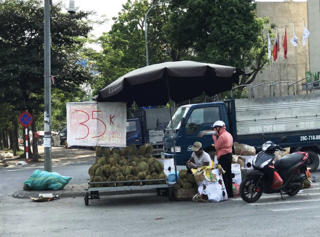 Hoa quả siêu rẻ tràn vỉa hè: Người tiêu dùng cẩn thận tránh sập bẫy - 4 Hoa quả siêu rẻ tràn vỉa hè: Người tiêu dùng cẩn thận tránh sập bẫy - 4