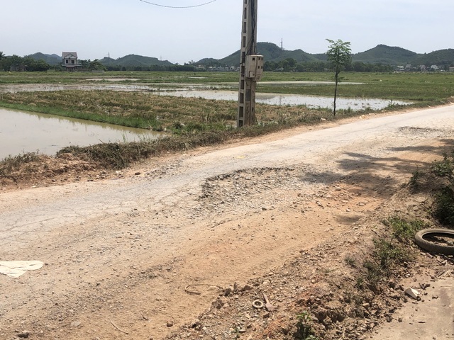 Nghệ An: Tỉnh lộ xuống cấp thê thảm, dân kêu trời không thấu! - 9 Nghệ An: Tỉnh lộ xuống cấp thê thảm, dân kêu trời không thấu! - 9