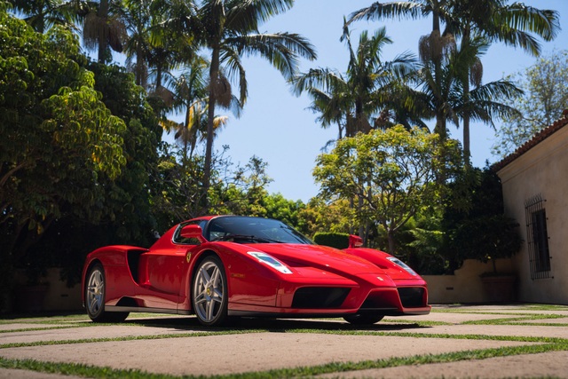 Soi chi tiết siêu xe Ferrari Enzo vừa lập kỷ lục bán đấu giá trực tuyến - 5