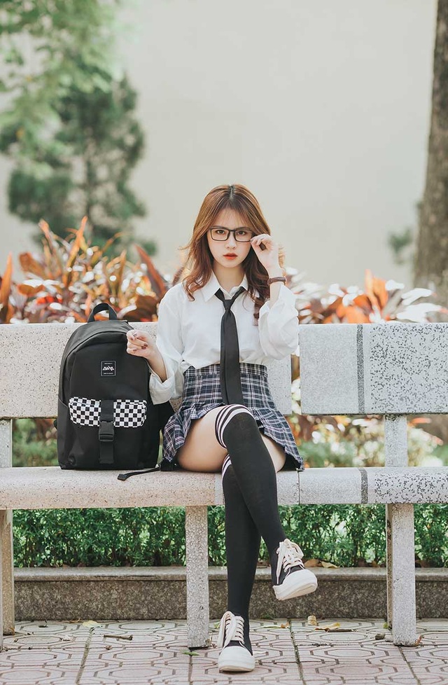 Nét xinh xắn không thể không yêu của “thiên thần đeo kính cận” - 4 Nét xinh xắn không thể không yêu của “thiên thần đeo kính cận” - 4