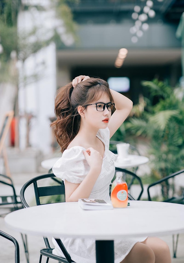 Nét xinh xắn không thể không yêu của “thiên thần đeo kính cận” - 10 Nét xinh xắn không thể không yêu của “thiên thần đeo kính cận” - 10