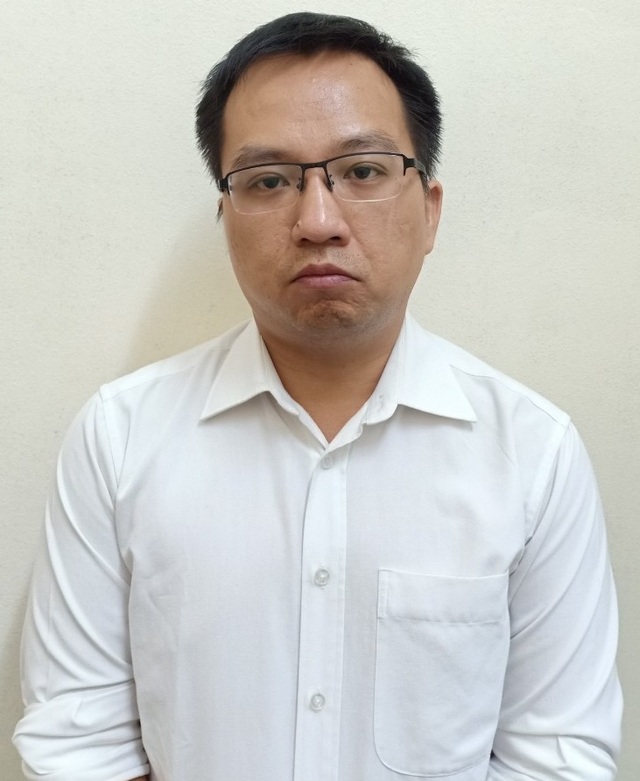 Bắt một chuyên viên của Tổng cục Hải quan - 1 Bắt một chuyên viên của Tổng cục Hải quan - 1