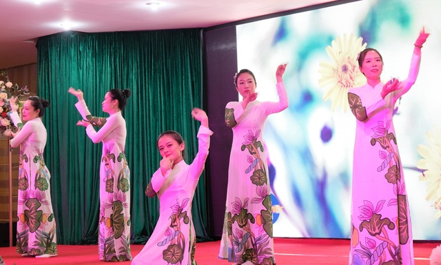 “Dĩa cơm trên tường” với cả nghìn suất cơm miễn phí - 2 “Dĩa cơm trên tường” với cả nghìn suất cơm miễn phí - 2