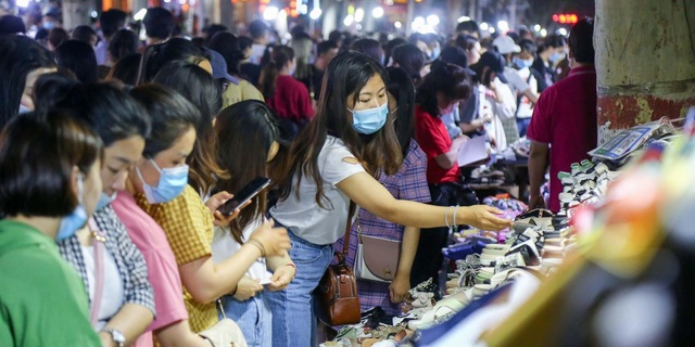 Bán hàng rong bất ngờ trở thành “huyết mạch” của kinh tế đô thị Trung Quốc - 1 Bán hàng rong bất ngờ trở thành “huyết mạch” của kinh tế đô thị Trung Quốc - 1