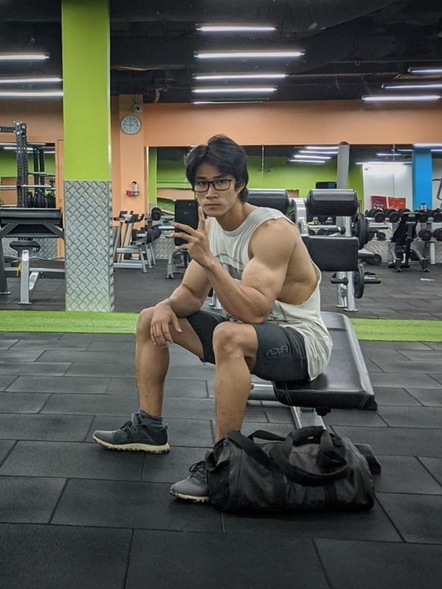 Tăng gần 20kg một năm, 9X gầy gò hóa chàng trai 6 múi đầy ngoạn mục - 5 Tăng gần 20kg một năm, 9X gầy gò hóa chàng trai 6 múi đầy ngoạn mục - 5