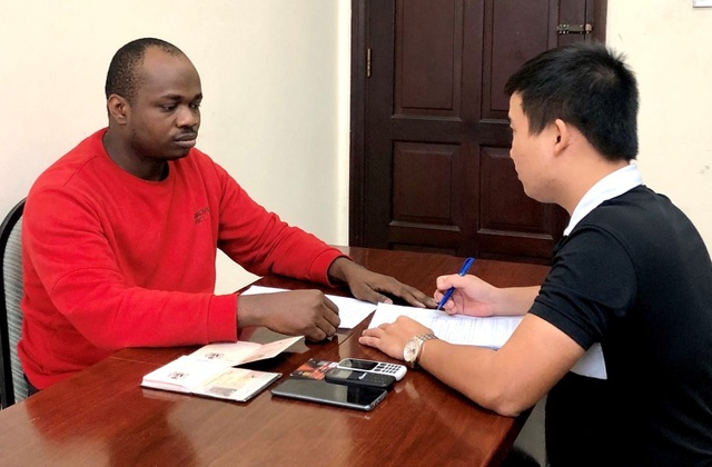 7 người Nigeria trong đường dây lừa đảo 120 tỷ đồng bị bắt - 1 7 người Nigeria trong đường dây lừa đảo 120 tỷ đồng bị bắt - 1