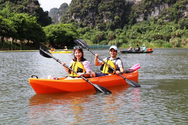 Chèo thuyền kayak khám phá di sản thế giới Tràng An - 2 Chèo thuyền kayak khám phá di sản thế giới Tràng An - 2