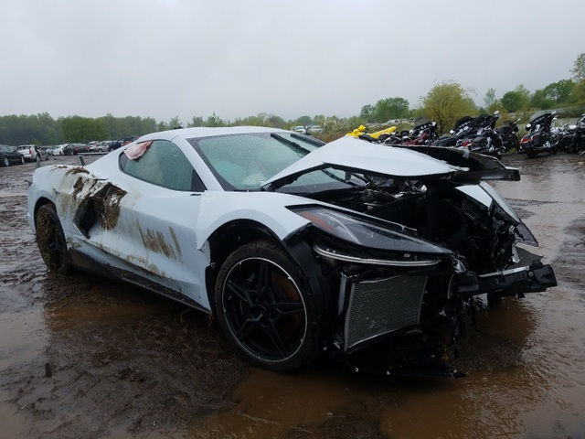 Kì lạ chiếc Corvette rách bươm sau tai nạn được rao bán đắt hơn xe mới - 1 Kì lạ chiếc Corvette rách bươm sau tai nạn được rao bán đắt hơn xe mới - 1