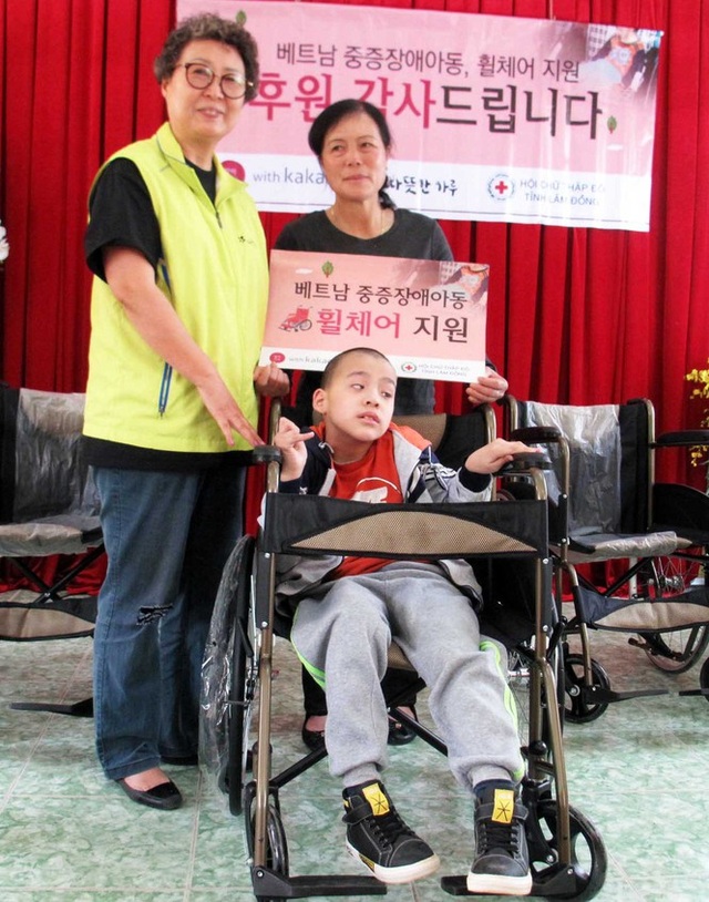 Cô Choi 9 năm nói chuyện với trẻ câm điếc - 1 Cô Choi 9 năm nói chuyện với trẻ câm điếc - 1