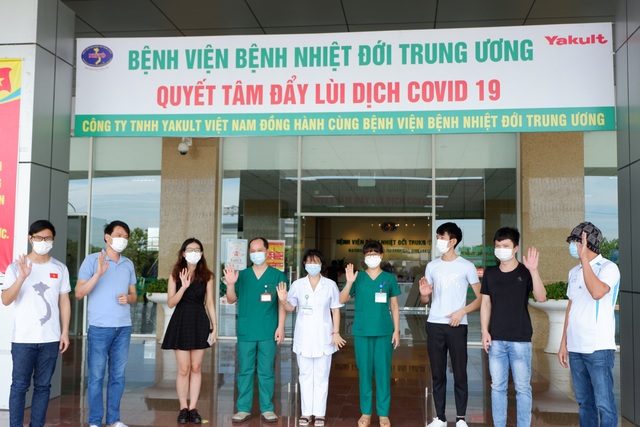Thêm 2 bệnh nhân về từ Nga bình phục, Việt Nam chữa khỏi 96% ca Covid-19 - 1