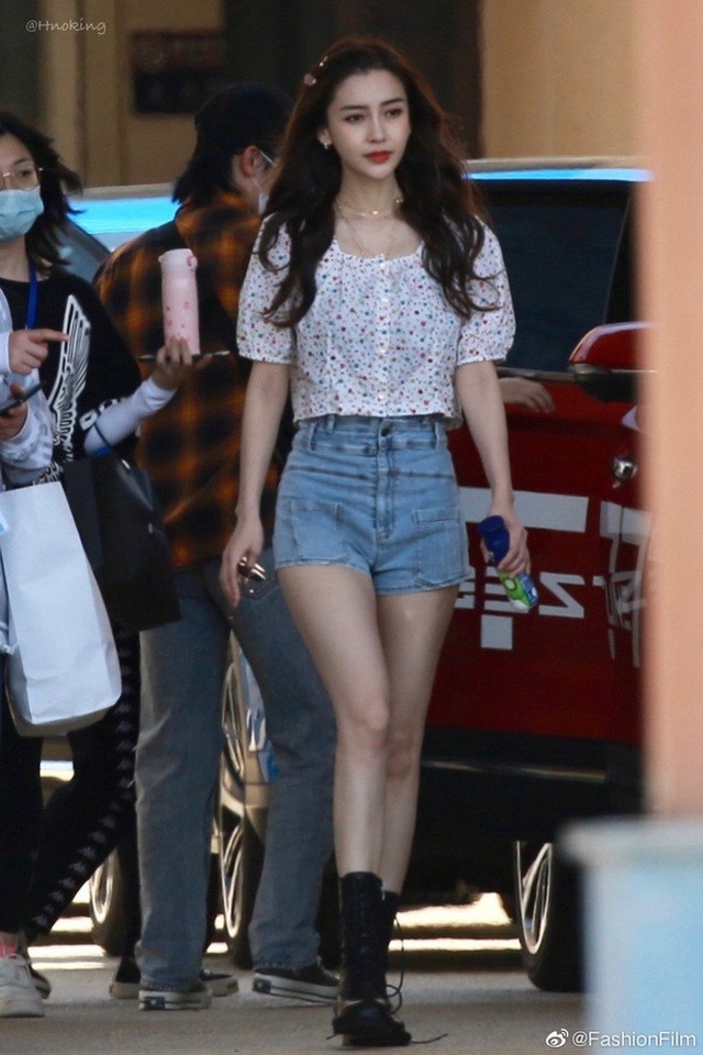 “Gái một con” Angelababy: Sắc vóc hoàn hảo, biểu cảm xuất sắc - 16 “Gái một con” Angelababy: Sắc vóc hoàn hảo, biểu cảm xuất sắc - 16