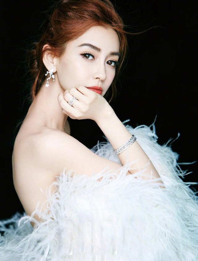“Gái một con” Angelababy: Sắc vóc hoàn hảo, biểu cảm xuất sắc - 2 “Gái một con” Angelababy: Sắc vóc hoàn hảo, biểu cảm xuất sắc - 2