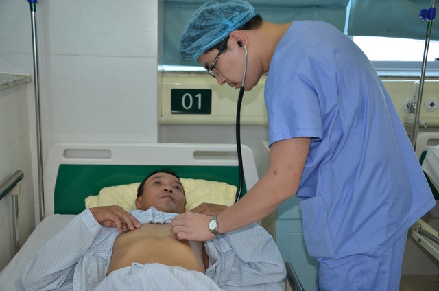 Bác sĩ bệnh viện Bạch Mai kêu gọi giúp đỡ người đàn ông đang nguy kịch - 3