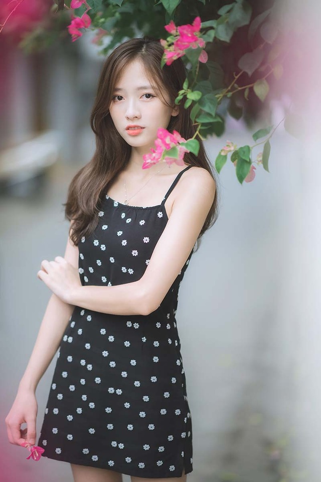 Nét đẹp trong veo, nhẹ nhàng tựa nắng mai của nữ sinh trường Y - 7 Nét đẹp trong veo, nhẹ nhàng tựa nắng mai của nữ sinh trường Y - 7