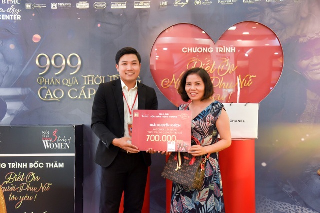 Lễ trao thưởng chương trình “Biết ơn người phụ nữ tôi yêu” Bảo Tín Minh Châu - 6 Lễ trao thưởng chương trình “Biết ơn người phụ nữ tôi yêu” Bảo Tín Minh Châu - 6